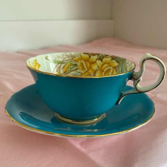 Aynsley Bone China Teacup and Saucer in Teal Blue with Yellow Daffodils - Picture 2 of 10